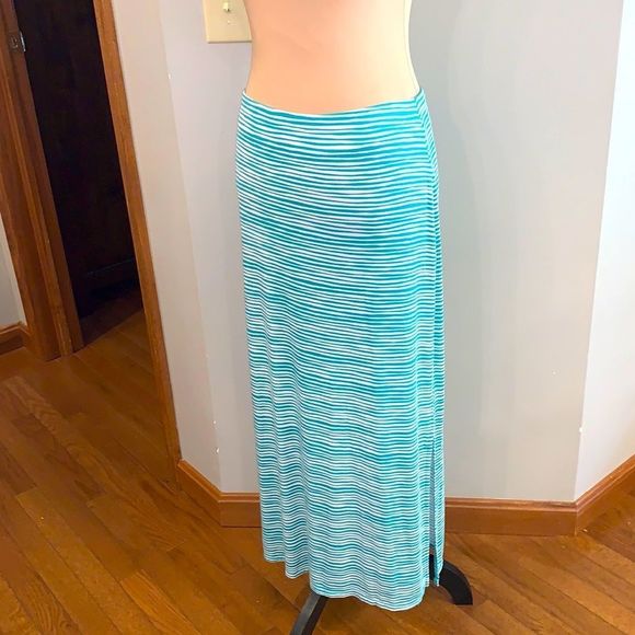 LOFT Dresses & Skirts - Ann Taylor LOFT maxi skirt size SP